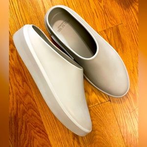 Fear of God "The California 2.0" mules
size 41